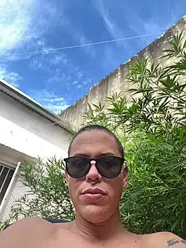 Snapshot of Alicbranca chatting on 02/22/26, 12:18 Alicbranca online show from 02/22/26, 12:18