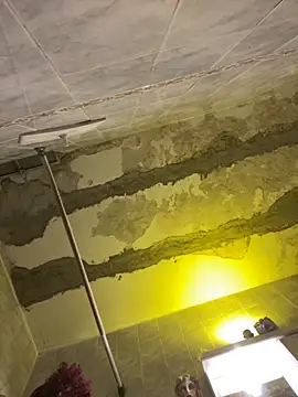 Snapshot of Alicbranca chatting on 10/09/25, 05:19 Alicbranca online show from 10/09/25, 05:19