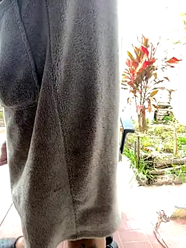 Snapshot of Alicbranca chatting on 09/21/25, 07:41 Alicbranca online show from 09/21/25, 07:41