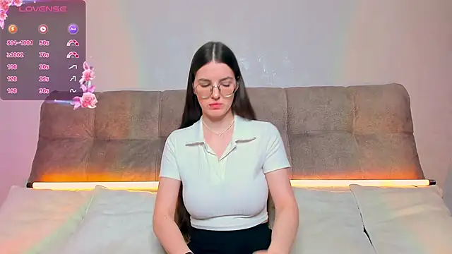 AriellaTesk online show from 12/19/25, 04:27