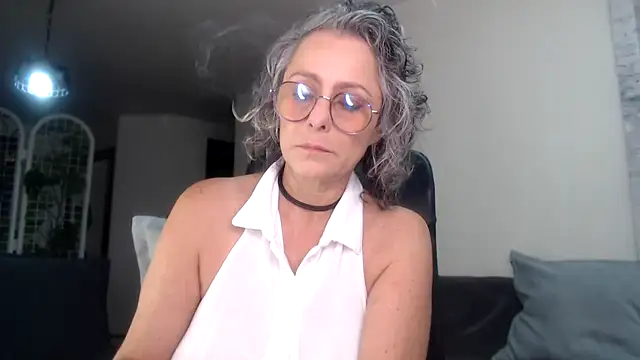 Snapshot of Pinkboobie chatting on 02/17/25, 02:38 Pinkboobie online show from 02/17/25, 02:38