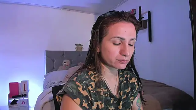 vanessabrown  online show from 03/12/26, 01:04