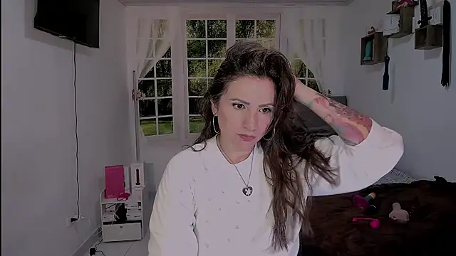 vanessabrown  online show from 04/16/26, 11:07