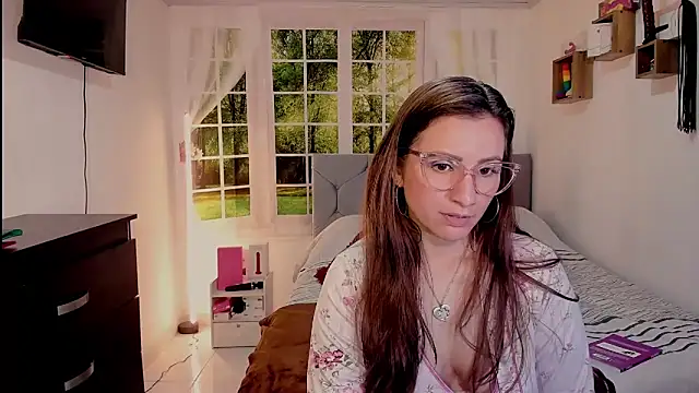 Snapshot of vanessabrown_ chatting on 06/13/26, 05:22 vanessabrown online show from 06/13/26, 05:22