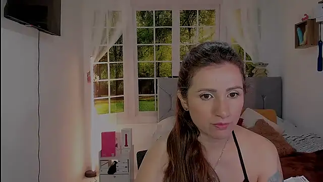 vanessabrown  online show from 05/02/26, 01:27