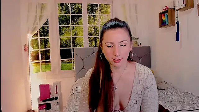 Snapshot of vanessabrown_ chatting on 06/17/26, 03:55 vanessabrown online show from 06/17/26, 03:55