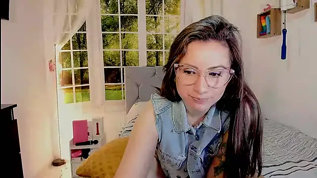 Snapshot of vanessabrown_ chatting on 06/19/26, 09:42 vanessabrown online show from 06/19/26, 09:42