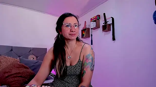 Snapshot of vanessabrown_ chatting on 11/29/25, 03:56 vanessabrown online show from 11/29/25, 03:56