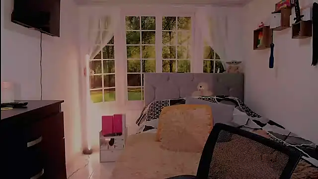 vanessabrown  online show from 05/31/26, 08:20
