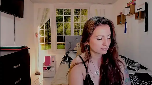 Snapshot of vanessabrown_ chatting on 07/02/26, 02:45 vanessabrown online show from 07/02/26, 02:45