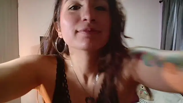 Snapshot of vanessabrown_ chatting on 03/03/25, 02:28 vanessabrown online show from 03/03/25, 02:28