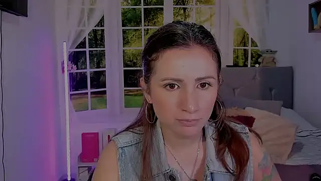 vanessabrown  online show from 04/29/26, 04:44