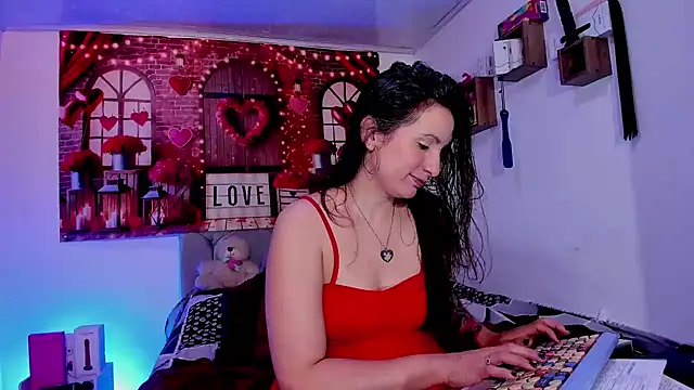 Snapshot of vanessabrown_ chatting on 02/11/26, 12:49 vanessabrown online show from 02/11/26, 12:49