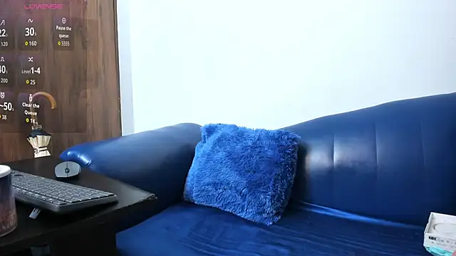 Mature Skinny online show from 11/10/25, 01:49