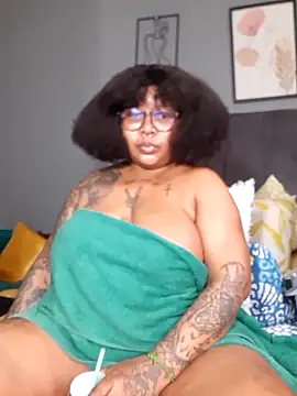 PearlSexxy69 online show from 10/13/25, 09:22