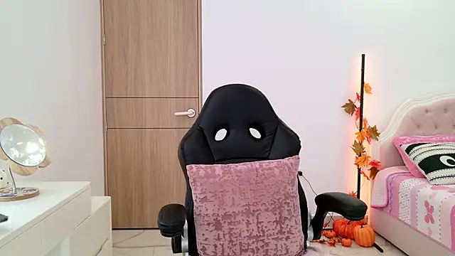 Sensualtease online show from 10/18/25, 10:23