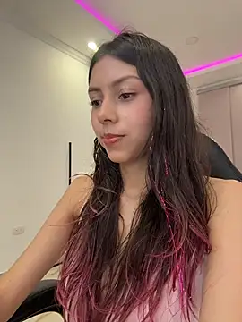 Snapshot of Sensualtease chatting on 04/24/26, 01:18 Sensualtease online show from 04/24/26, 01:18