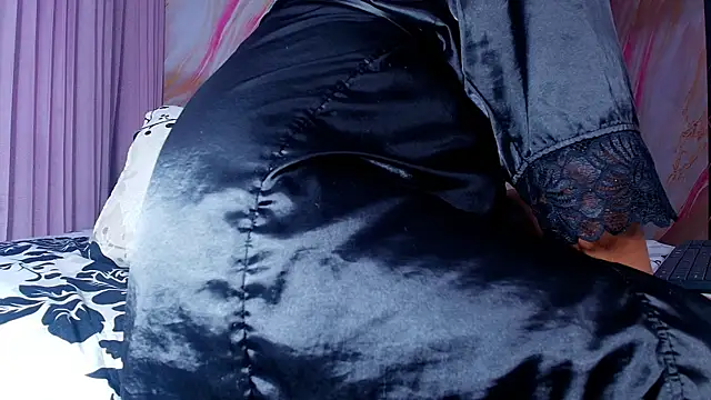 sofi decker online show from 04/01/26, 03:30