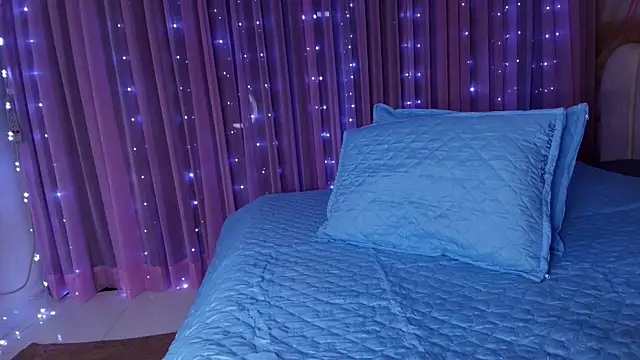 sofi decker online show from 04/10/26, 03:57