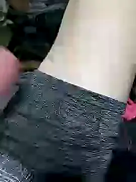 Snapshot of MrDaRkO_420 chatting on 01/10/25, 04:12 MrDaRkO 420 online show from 01/10/25, 04:12