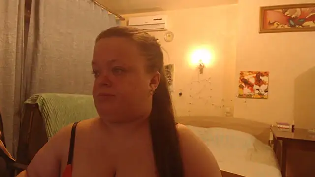 Snapshot of Janiffer_MiMi chatting on 03/18/25, 01:24 Janiffer MiMi online show from 03/18/25, 01:24