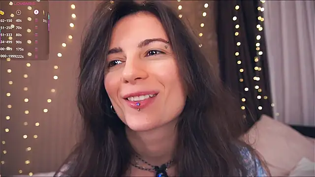 Holla Molly online show from 01/15/26, 05:22