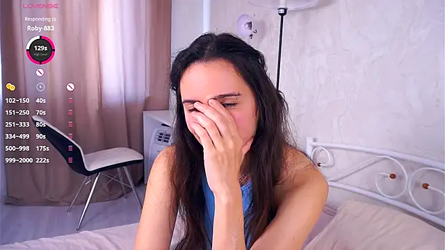 Snapshot of Holla_Molly chatting on 09/13/25, 07:41 Holla Molly online show from 09/13/25, 07:41