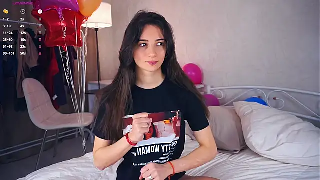 Snapshot of Holla_Molly chatting on 03/22/25, 05:49 Holla Molly online show from 03/22/25, 05:49