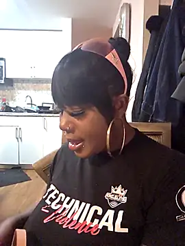 Snapshot of Cherishcherrysha chatting on 10/28/25, 12:22 Cherishcherrysha online show from 10/28/25, 12:22