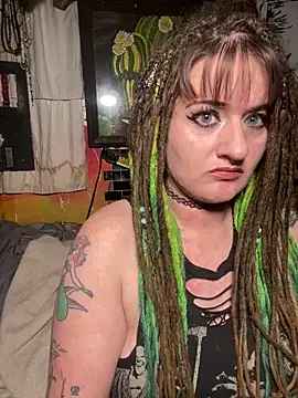 Snapshot of 1-800-FUCKYOU chatting on 12/18/25, 04:50 1-800-FUCKYOU online show from 12/18/25, 04:50