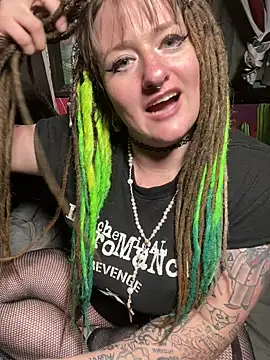 Snapshot of 1-800-FUCKYOU chatting on 11/27/25, 06:14 1-800-FUCKYOU online show from 11/27/25, 06:14