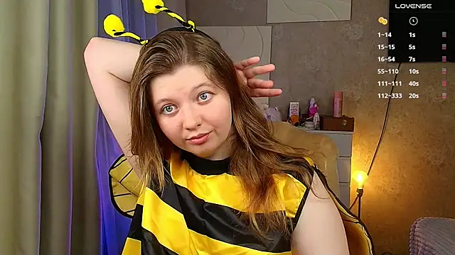 Vivian cutie online show from 10/31/25, 03:41