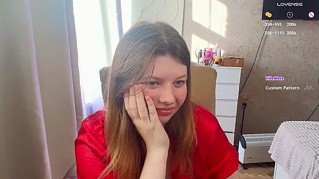 Snapshot of Vivian_cutie chatting on 06/19/26, 03:40 Vivian cutie online show from 06/19/26, 03:40