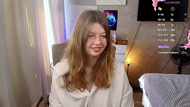 Snapshot of Vivian_cutie chatting on 07/16/26, 12:35 Vivian cutie online show from 07/16/26, 12:35