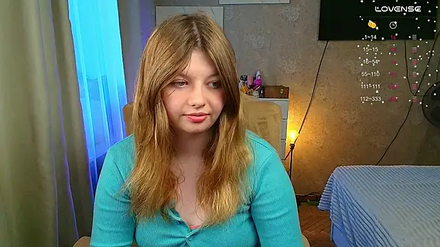 Snapshot of Vivian_cutie chatting on 10/09/25, 02:28 Vivian cutie online show from 10/09/25, 02:28