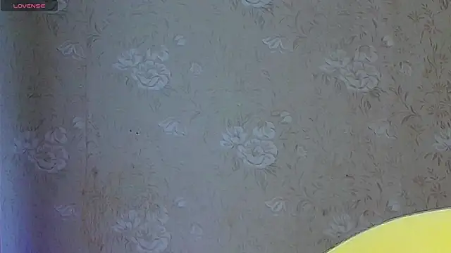 Snapshot of Vivian_cutie chatting on 09/14/25, 12:27 Vivian cutie online show from 09/14/25, 12:27