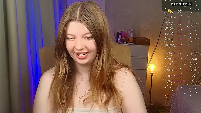 Vivian cutie online show from 03/19/26, 04:18