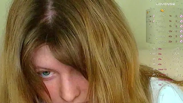 Snapshot of Vivian_cutie chatting on 03/20/25, 03:36 Vivian cutie online show from 03/20/25, 03:36