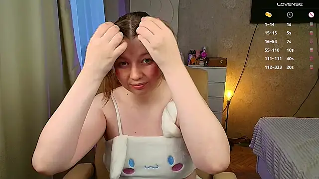 Snapshot of Vivian_cutie chatting on 10/13/25, 02:40 Vivian cutie online show from 10/13/25, 02:40