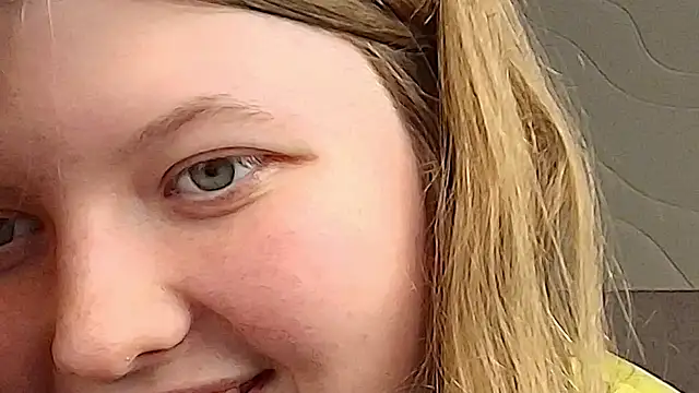 Vivian cutie online show from 10/22/25, 04:39