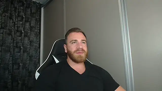 Snapshot of Thori92 chatting on 09/09/25, 04:38 Thori92 online show from 09/09/25, 04:38