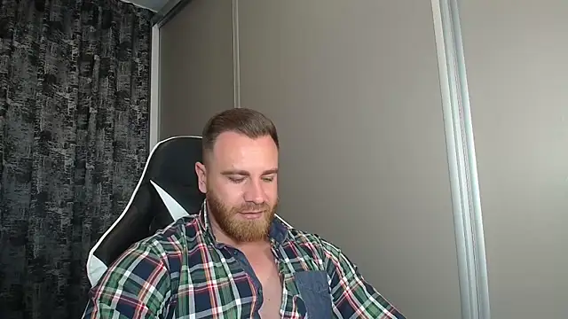 Snapshot of Thori92 chatting on 09/14/25, 01:33 Thori92 online show from 09/14/25, 01:33