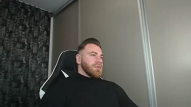 Snapshot of Thori92 chatting on 03/18/25, 06:17 Thori92 online show from 03/18/25, 06:17