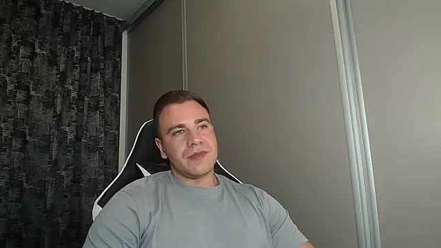 Snapshot of Thori92 chatting on 09/20/25, 05:18 Thori92 online show from 09/20/25, 05:18