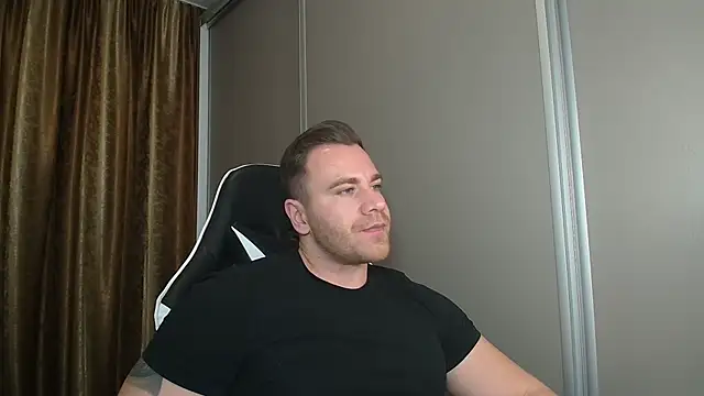 Thori92 online show from 12/13/25, 08:04