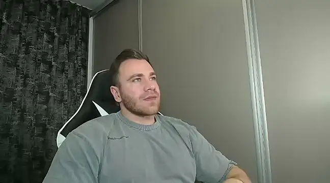 Snapshot of Thori92 chatting on 02/03/25, 06:49 Thori92 online show from 02/03/25, 06:49