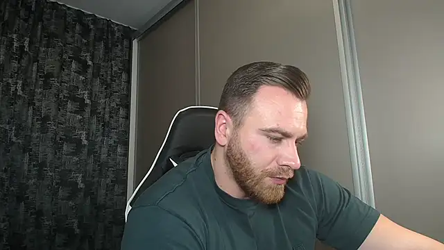 Snapshot of Thori92 chatting on 03/10/25, 08:01 Thori92 online show from 03/10/25, 08:01