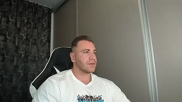 Snapshot of Thori92 chatting on 09/25/25, 05:08 Thori92 online show from 09/25/25, 05:08
