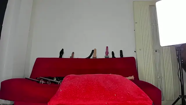 sweatyhairypig23 online show from 04/18/26, 08:05