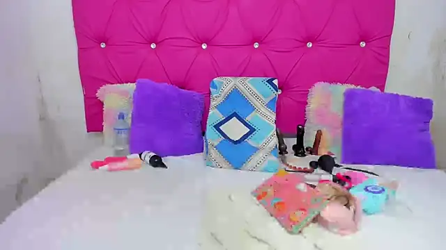 VivianPorto online show from 12/18/25, 03:05